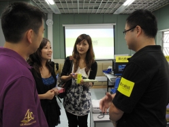 2010-08-07-innoyouth-cybercafe_04