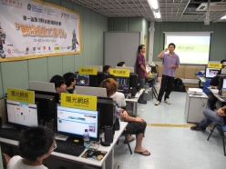 2010-08-07-innoyouth-cybercafe_07